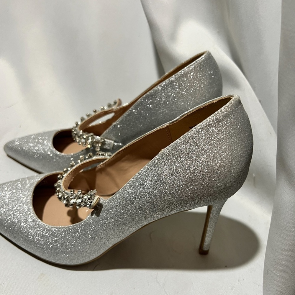 BCBGeneration Silver Glitter Heels NWB size 7 - Picture 3 of 9